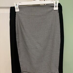 White House Black Market Houndstooth Pencil Skirt